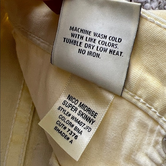 Like New! Hudson Jeans Nico Mid Rise Super Skinny Mellow Yellow Jeans in Size 30 - Picture 12 of 16